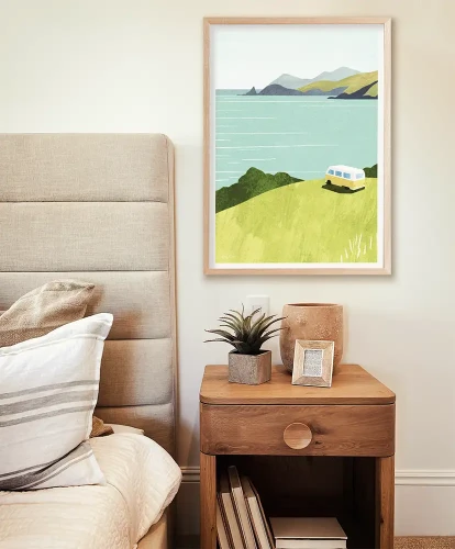 Podróże kamperem - aranżacja plakatu w sypialni