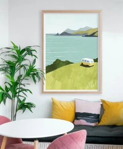 Podróże kamperem - aranżacja plakatu w salonie