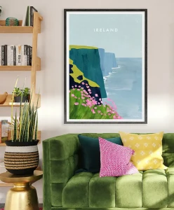 Irlandia - klify nad oceanem - aranżacja plakatu nad zieloną sofą