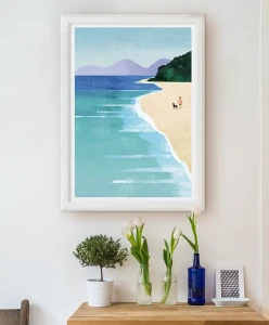 Morski spacer z psem - aranżacja plakatu nad szafką