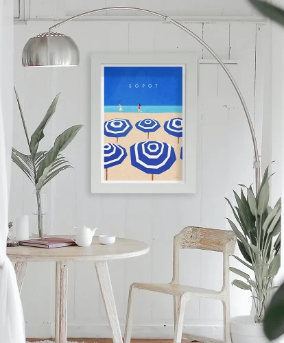 Sopot - plaża z parasolkami - aranżacja plakatu w białym wnętrzu