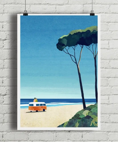 Nad morskim brzegiem - wyprawy kamperem - aranżacja plakatu na ceglanej ścianie