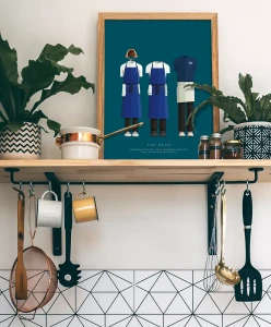 The Bear - aranżacja plakatu na kuchennej szafce