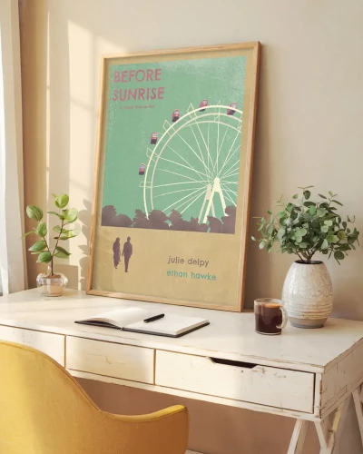 Przed wschodem słońca / Before Sunrise - aranżacja plakatu na biurku