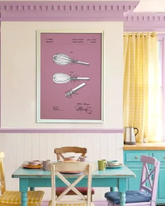 Trzepaczka kuchenna patent - aranżacja plakatu nad stołem w jadalni