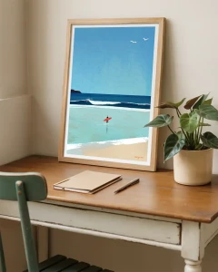 Poranny surfing - aranżacja plakatu stojącego w ramce na biurku