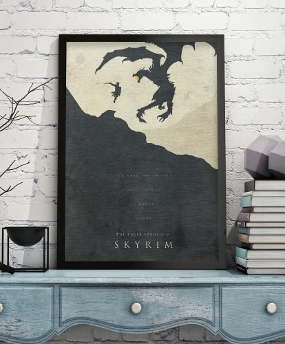 Skyrim - aranżacja plakatu na niebieskiej szafce