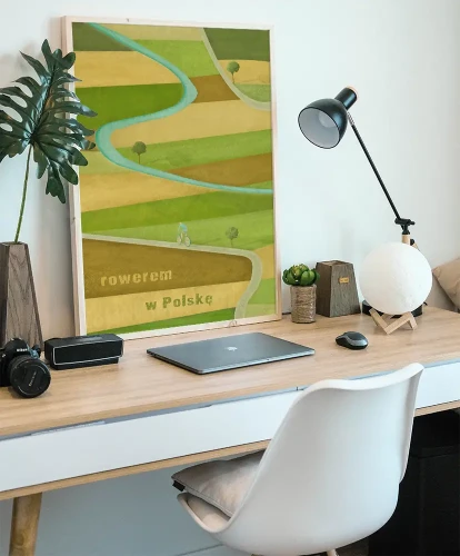 Rowerem w Polskę - aranżacja plakatu na biurku